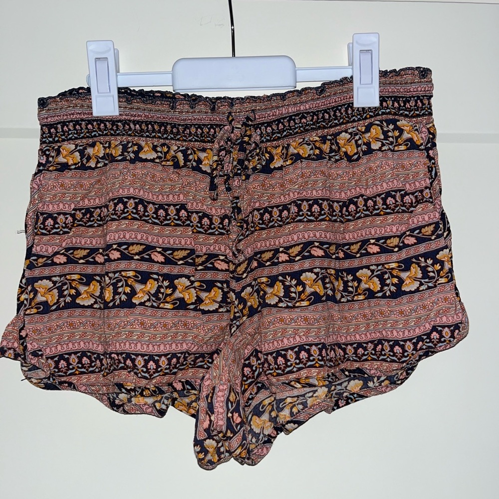 VINTAGE American Eagle Outfitters patterned shorts